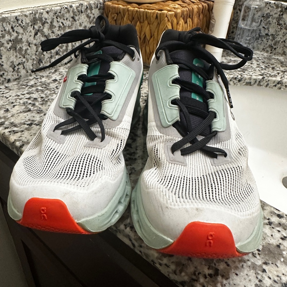 On Cloud Cloudstratus Undyed White/Creek 
Women’s 7.5 
Worn twice, basically new